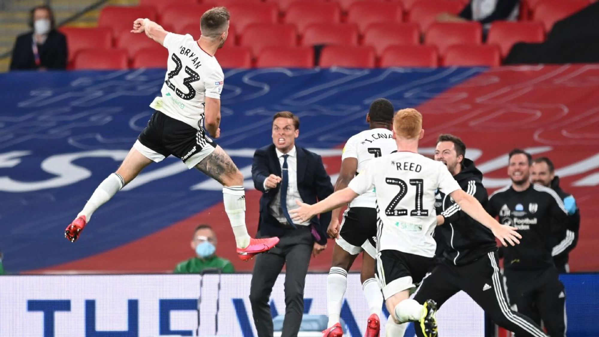 的球技和坚 的球技和坚